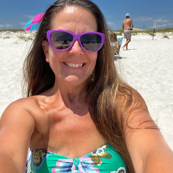 Meet your Posher, Lisa - Picture 2 of 3